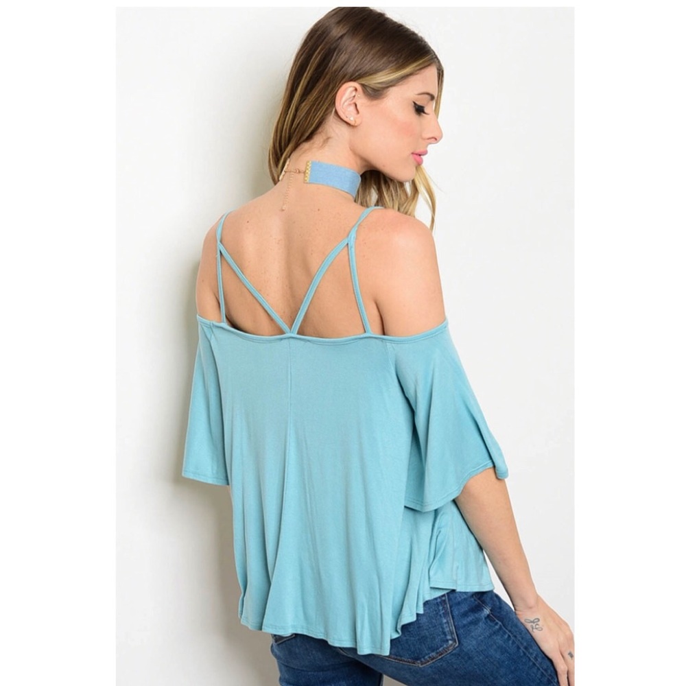 🦋 OPEN SHOULDER TOP 🦋 - Picture 2 of 3